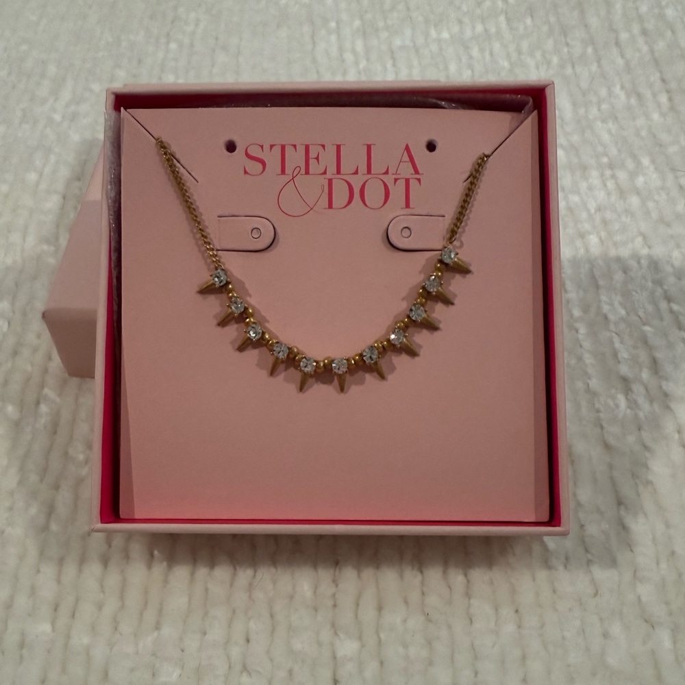 Stella & Dot Delicate Renegade Gold Necklace
